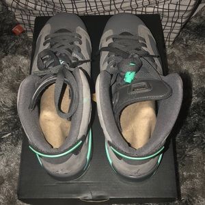 Jordan Retro 6’s Green Glows